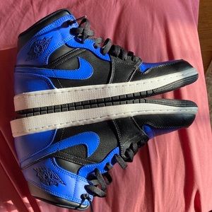 Jordan 1 Mid Hyper Royal Size 9.5